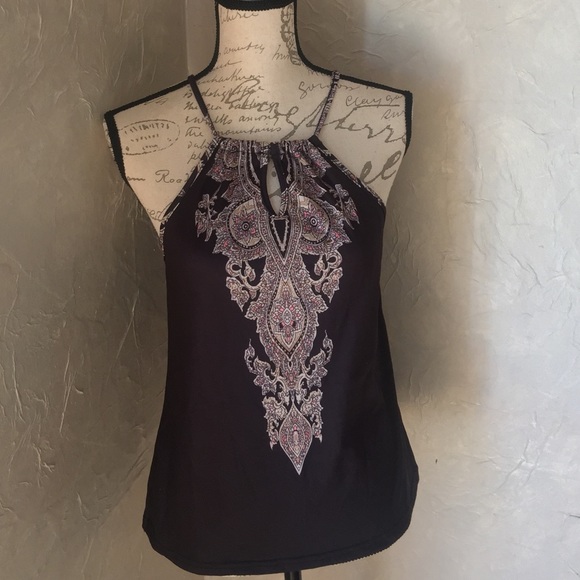 unbranded Tops - LAST1 🆕Boho Printed Keyhole Tank